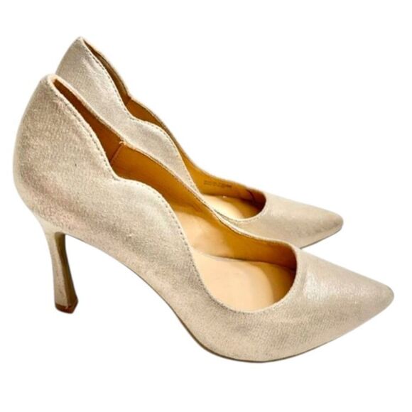 Chinese Laundry Pumps Size 7.5 Gold Scalloped Pointed Toe Spice Heels - Picture 1 of 9